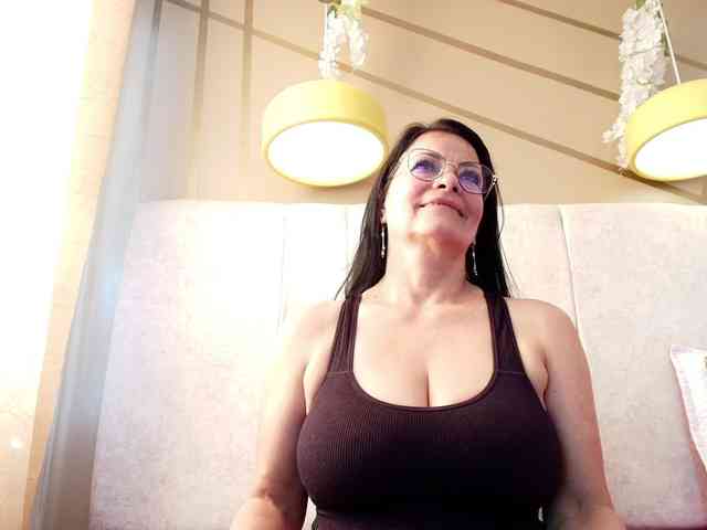 Ana-Mature webcam