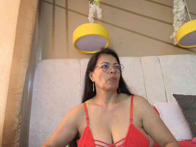 Ana-Mature webcam