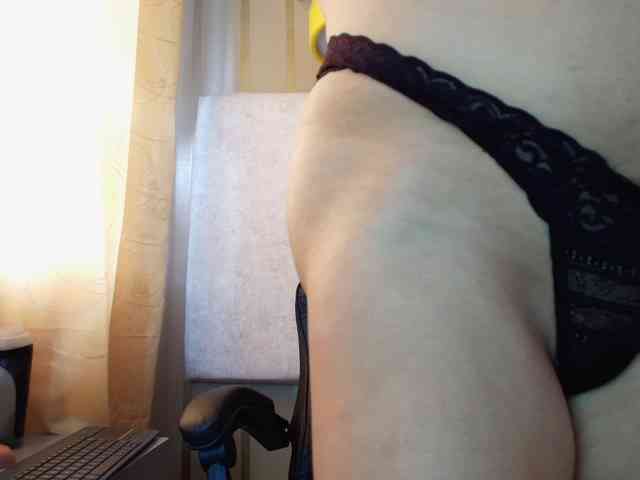 Ana-Mature webcam
