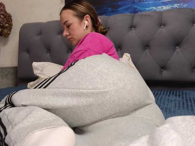 -Sexyhotangel-'s BongaCams show and profile