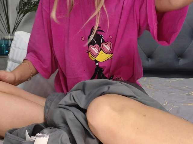 -Sexyhotangel-'s BongaCams show and profile