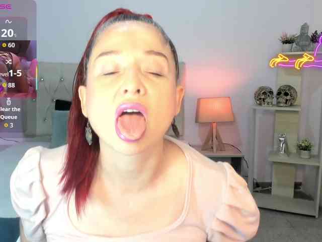 lucy-hott webcam