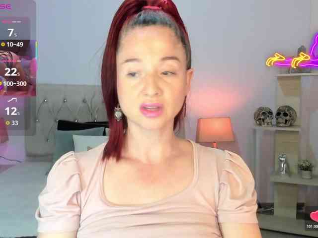 lucy-hott webcam