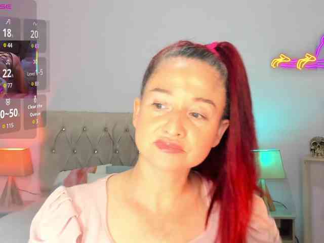 lucy-hott webcam