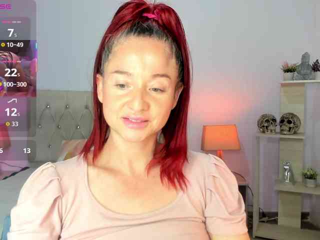 lucy-hott webcam