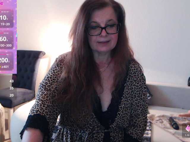 HelenBerg's BongaCams show and profile