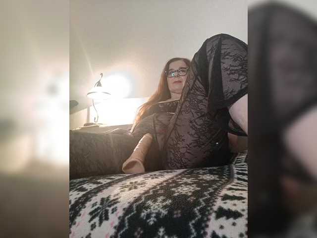 HelenBerg's BongaCams show and profile