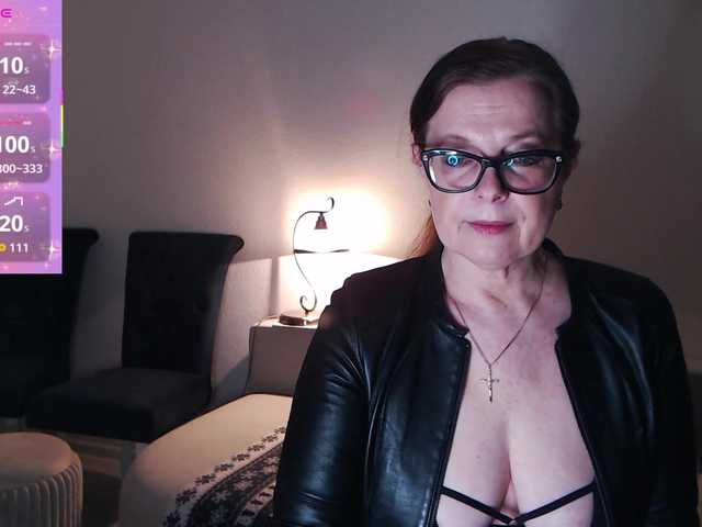HelenBerg's BongaCams show and profile