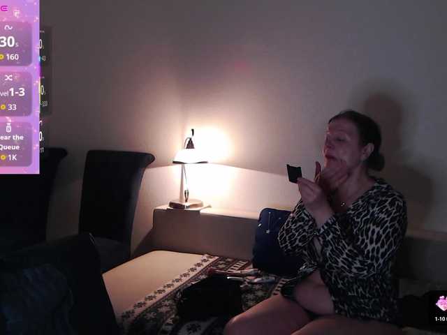 HelenBerg's BongaCams show and profile