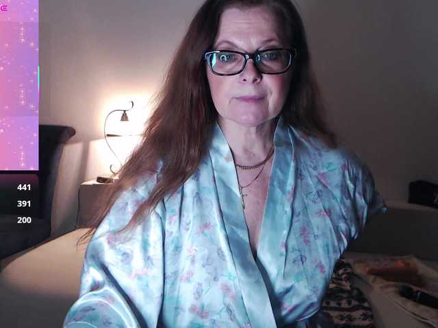 HelenBerg's BongaCams show and profile