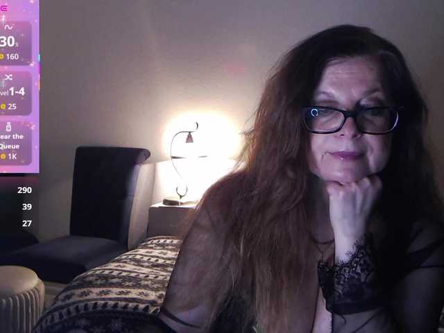 HelenBerg's BongaCams show and profile