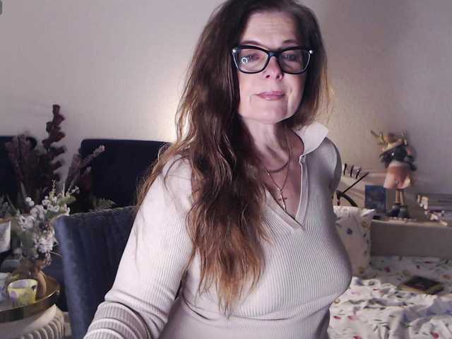 HelenBerg's BongaCams show and profile