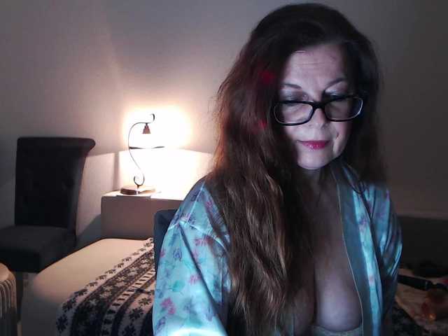 HelenBerg's BongaCams show and profile