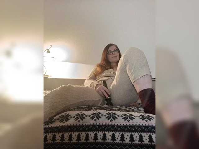 HelenBerg's BongaCams show and profile