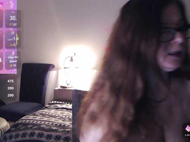 HelenBerg's BongaCams show and profile