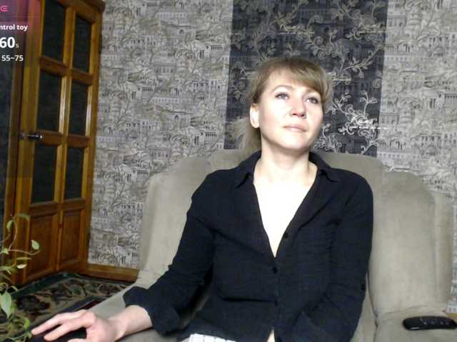 mandyfoxxx's BongaCams show and profile