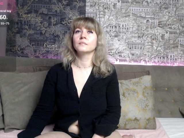 mandyfoxxx's BongaCams show and profile