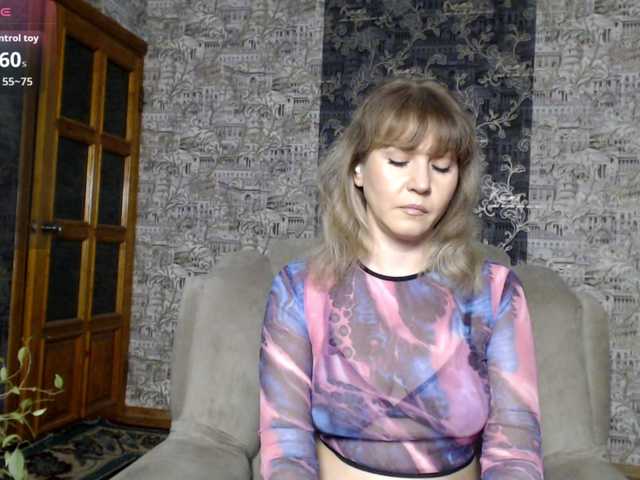 mandyfoxxx's BongaCams show and profile