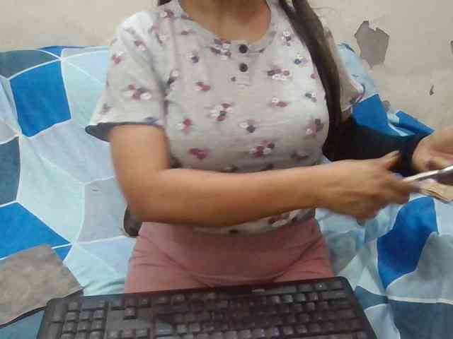 Anjali_dogra webcam