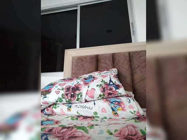 sharadreams's BongaCams show and profile