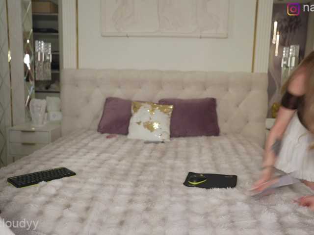 WhoreRobot's BongaCams show and profile