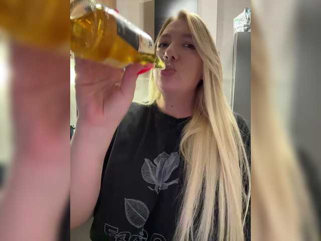 Sonya699's BongaCams show and profile