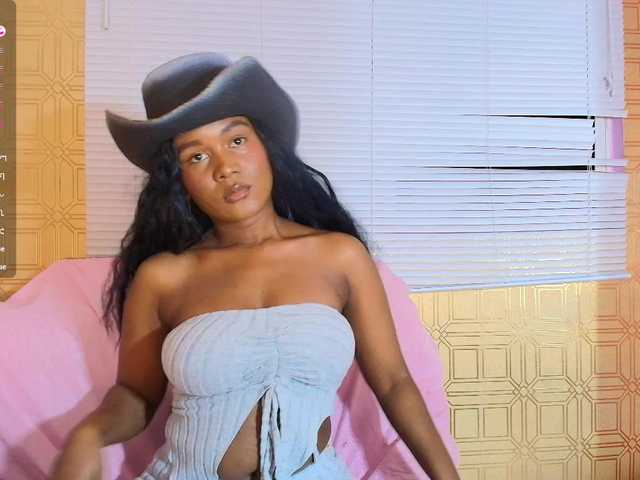 SashaLuxx's BongaCams show and profile