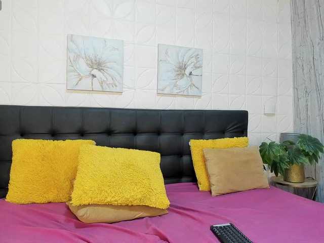 SashaLuxx's BongaCams show and profile