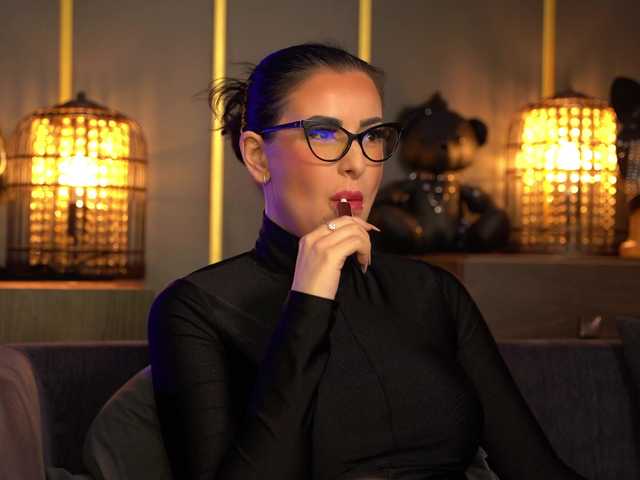 KellyKent's BongaCams show and profile