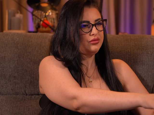 KellyKent's BongaCams show and profile