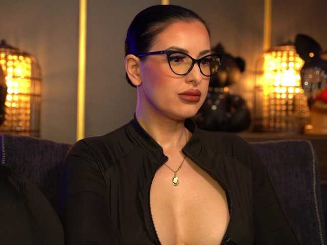 KellyKent's BongaCams show and profile