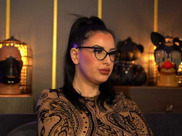 KellyKent's BongaCams show and profile