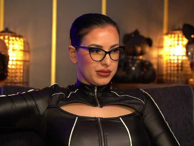 KellyKent's BongaCams show and profile