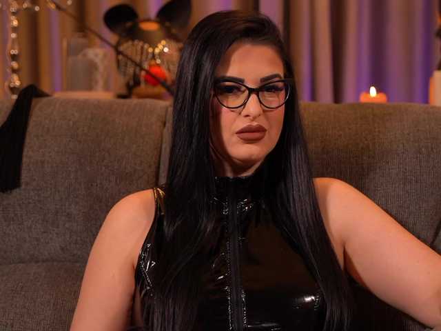 KellyKent's BongaCams show and profile