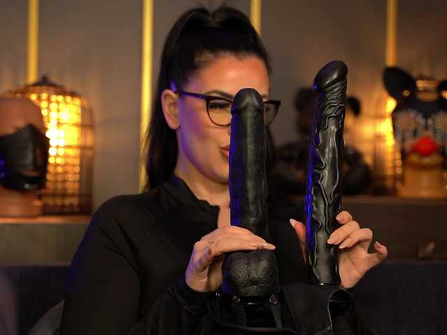 KellyKent's BongaCams show and profile