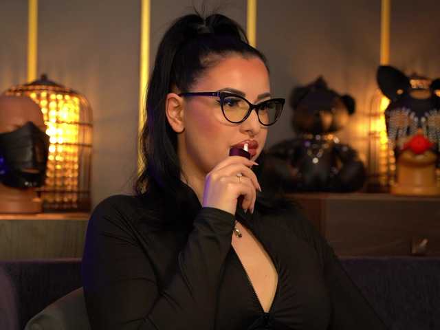 KellyKent's BongaCams show and profile