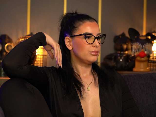 KellyKent's BongaCams show and profile