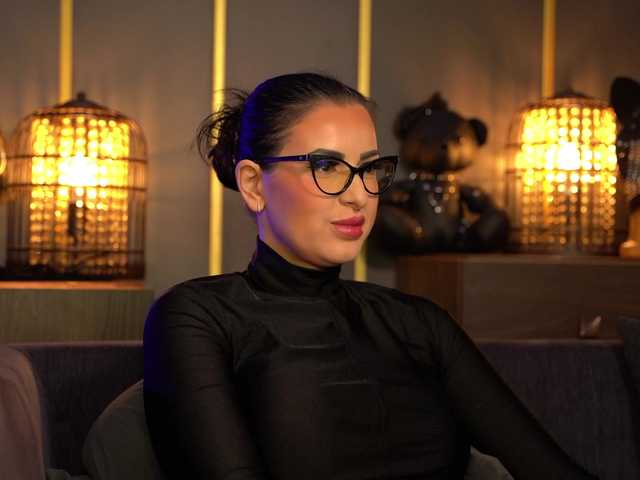 KellyKent's BongaCams show and profile