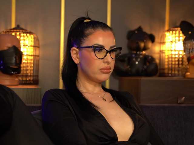 KellyKent's BongaCams show and profile