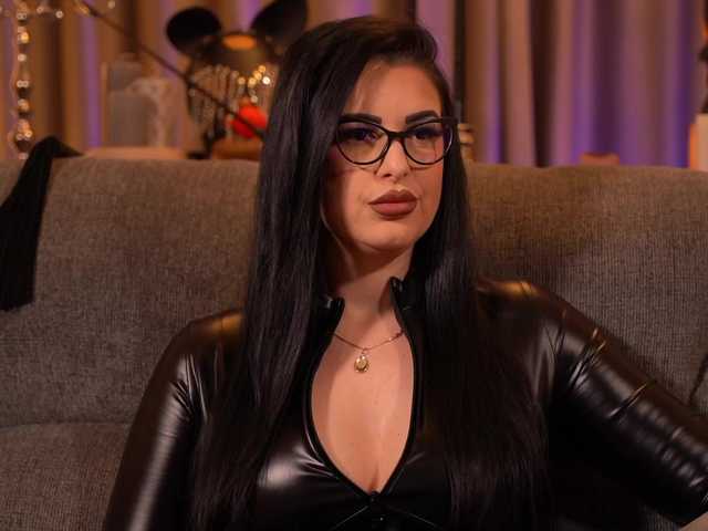 KellyKent's BongaCams show and profile