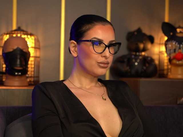 KellyKent's BongaCams show and profile