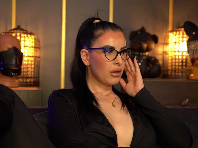 KellyKent's BongaCams show and profile