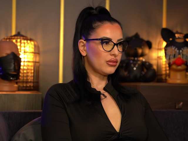 KellyKent's BongaCams show and profile