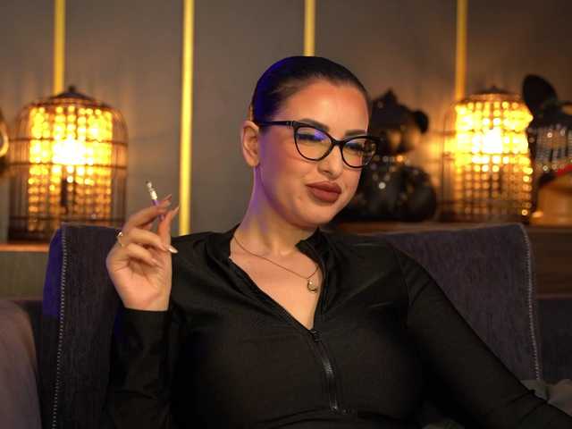 KellyKent's BongaCams show and profile