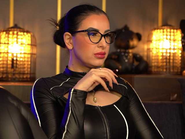 KellyKent's BongaCams show and profile