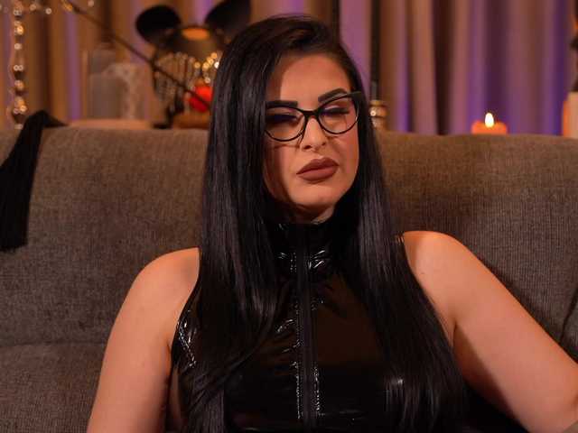 KellyKent's BongaCams show and profile