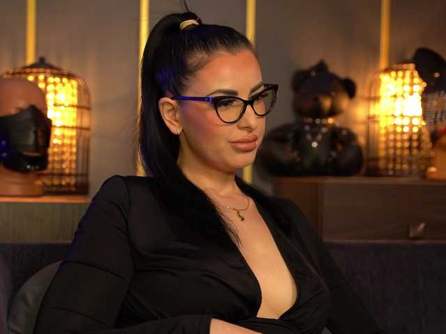 KellyKent's BongaCams show and profile