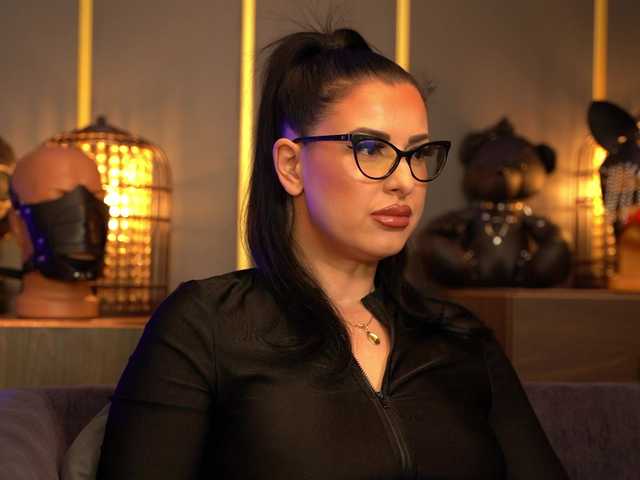 KellyKent's BongaCams show and profile