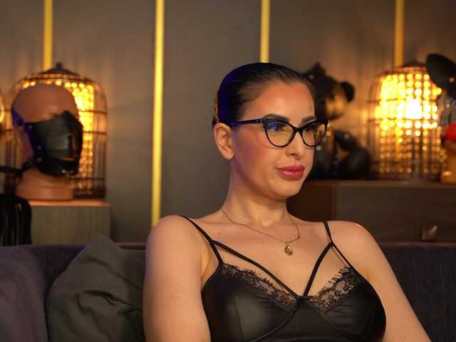 KellyKent's BongaCams show and profile