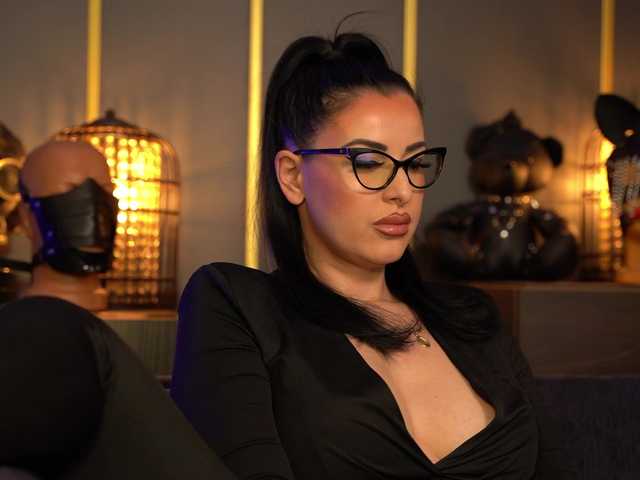 BongaCams KellyKent is Freechat KellyKent — I dominate, train and give instructions. Words don't get my attention #mistress #smoke #femdom #findom #bigboobs #fetish #dom #bdsm #goddess #tattoo #strapon #brunette #leather